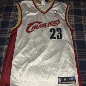 Lebron James Cleveland Cavaliers jersey